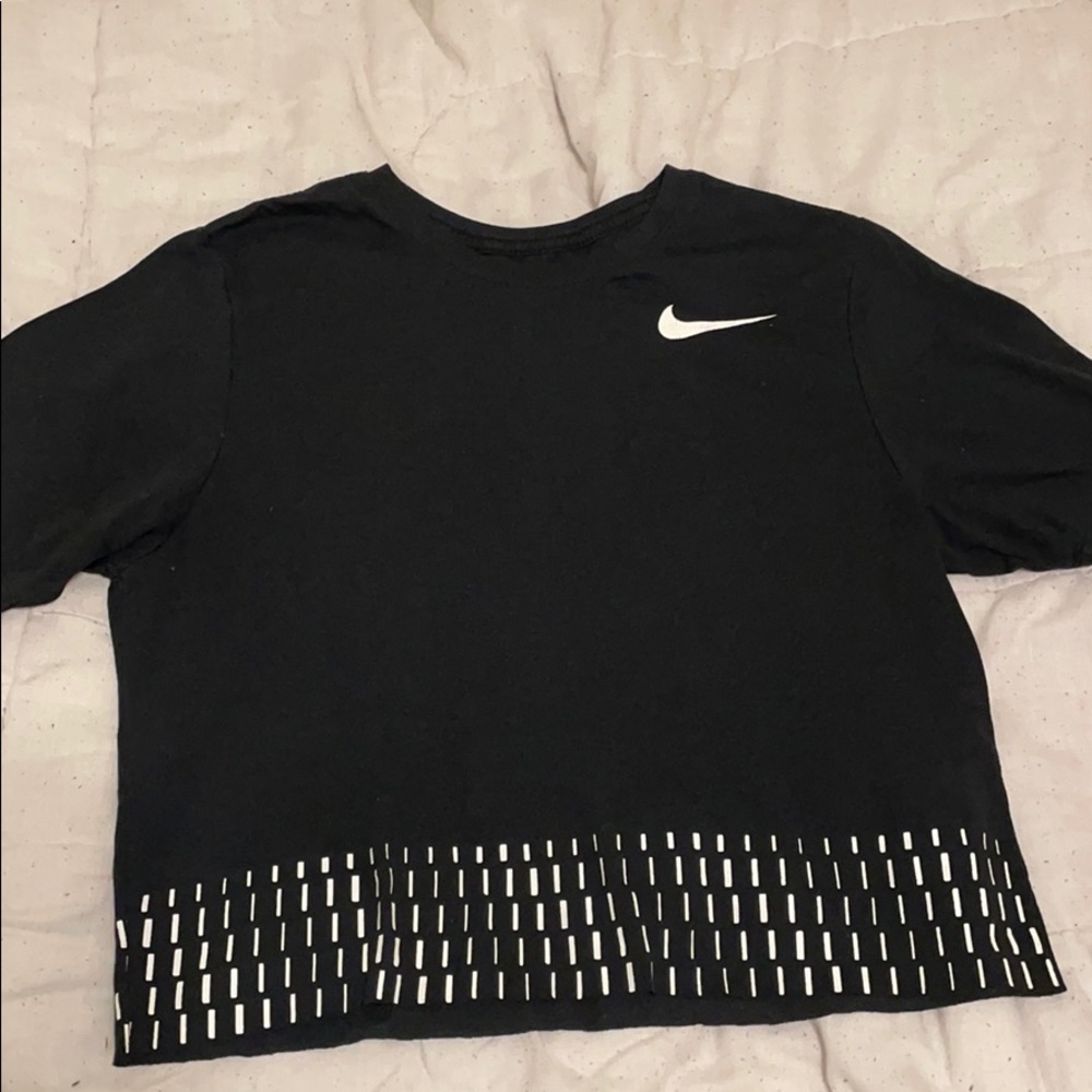 Cropped Nike t-shirt